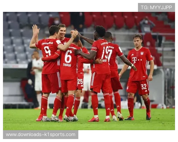 柏林联合定位球战术奏效,两度攻破拜仁防线